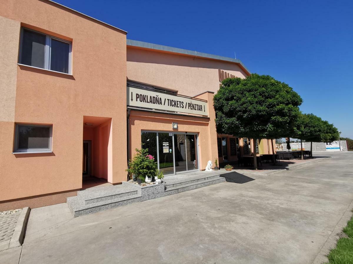Malkia Penzion Orechova Poton Exterior photo